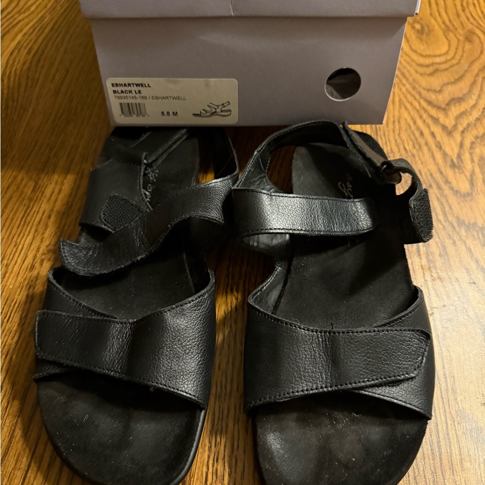 Easy Spirit Hartwell Black Sandals